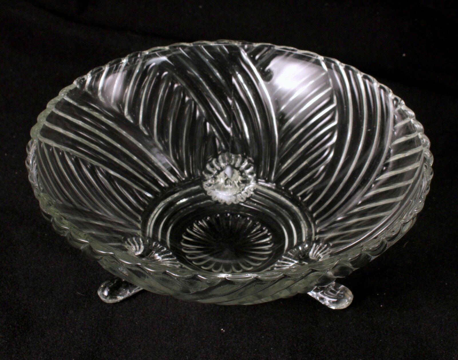 Anchor Hocking Ahc60 Clear Glass Serving Bowl 8.5 Inches Diameter 3 Footed
