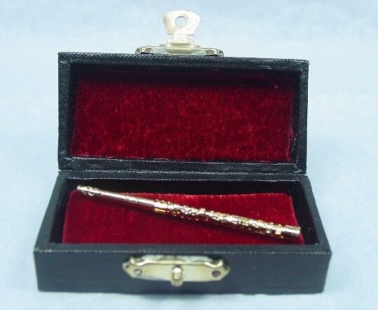 Dollhouse Miniature Music Flute With Case 1:12 Scale  #z209-g Will Not Play