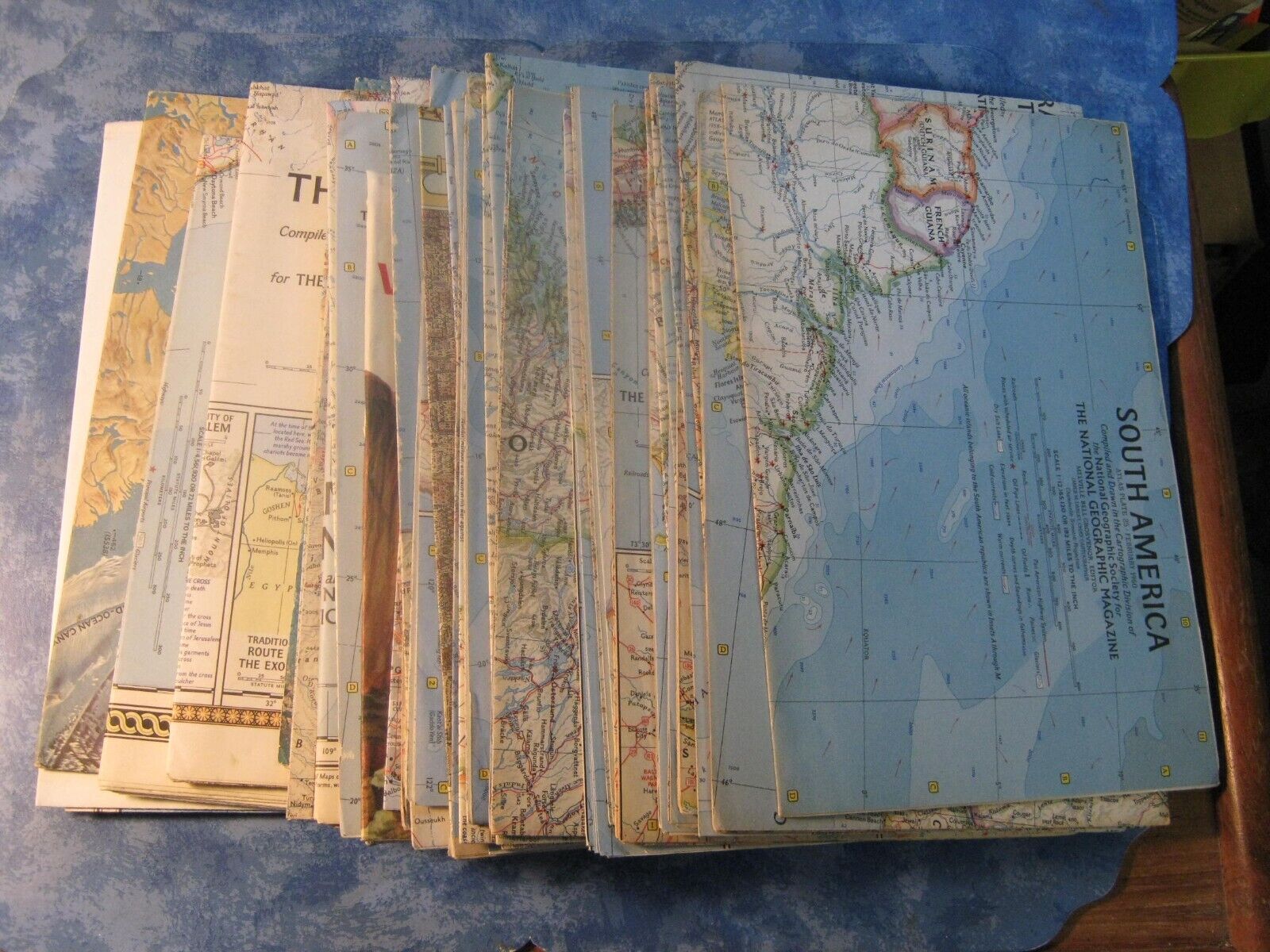 LOT OF 44 NATIONAL GEOGRAPHIC MAPS 1960-1969 No Duplicates