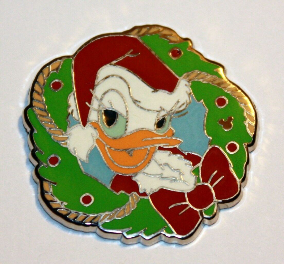 DLR - 2006 - Holiday Wreath Hotel Lanyard - Daisy Duck